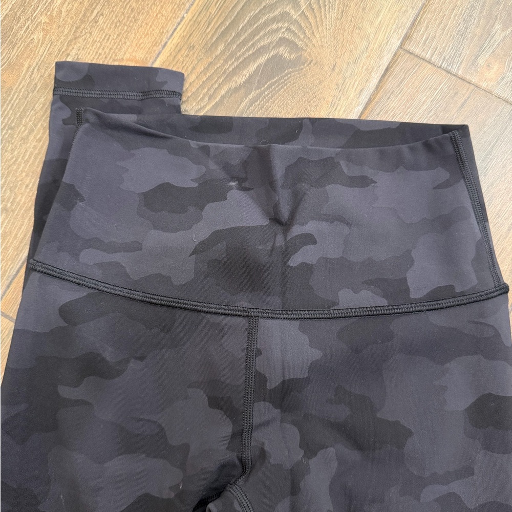 Lululemon Camo Leggins - Picture 2 of 3